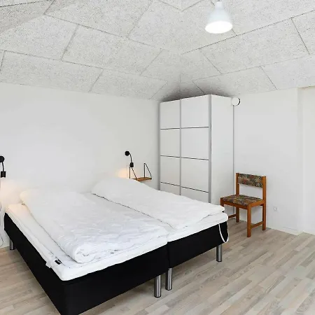 6 Person In Vesl S Holiday home