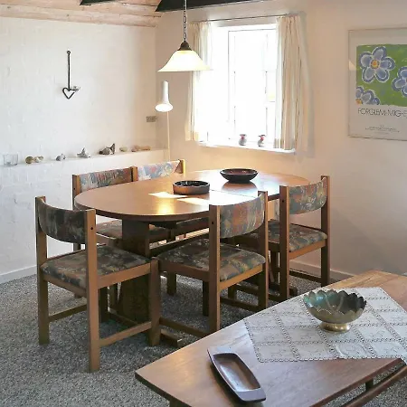 6 Person In Vesl S Holiday home