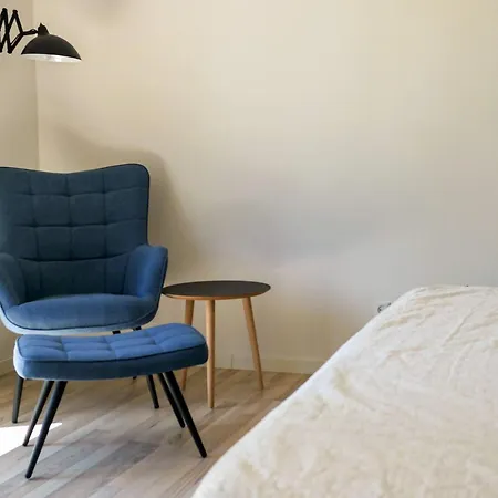 6 Person In Veslos-by Traum * Oslos